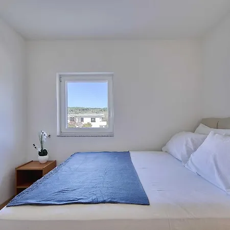 Gazic, No 4 Apartment