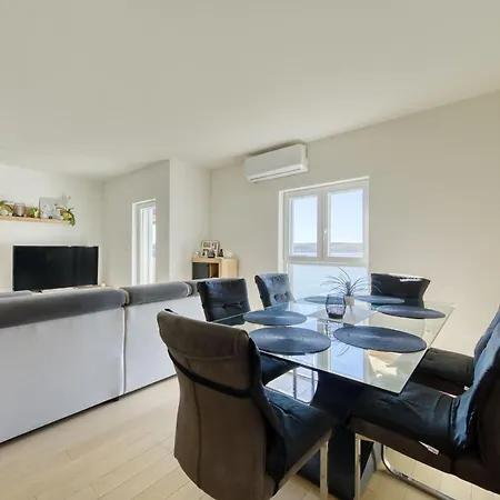 Gazic, No 4 Apartman *